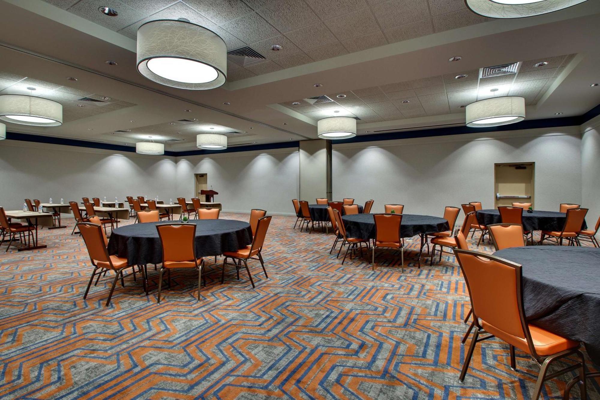 Drury Inn & Suites Iowa City Coralville Exterior photo