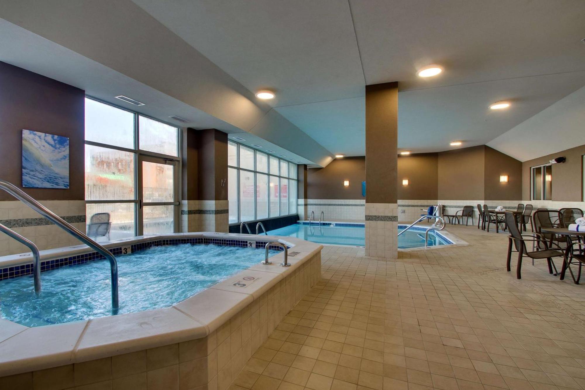 Drury Inn & Suites Iowa City Coralville Exterior photo
