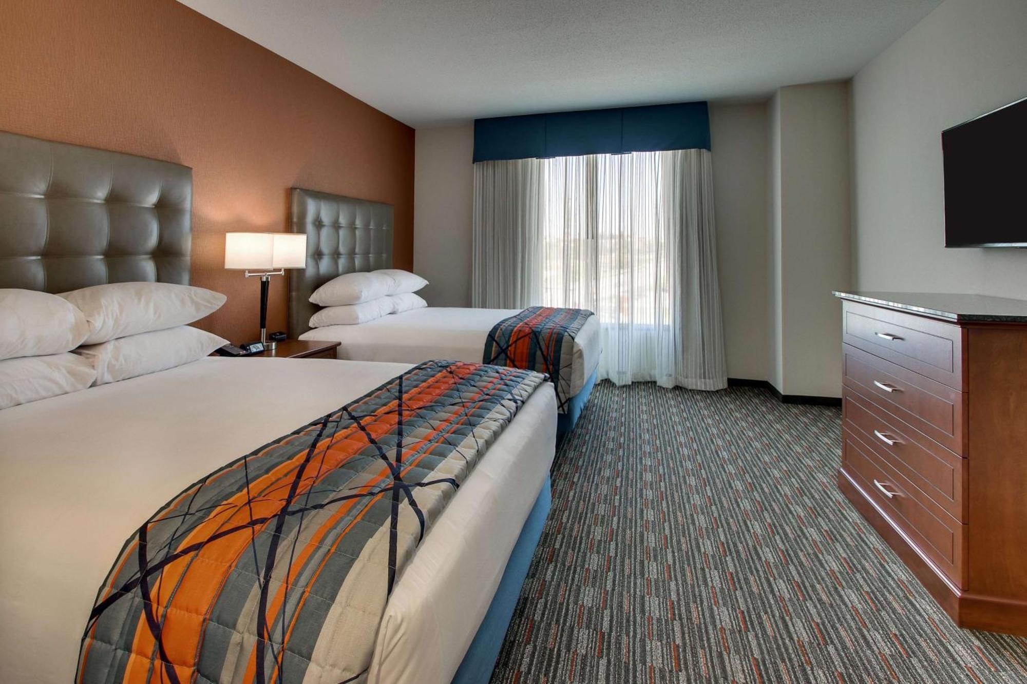 Drury Inn & Suites Iowa City Coralville Exterior photo
