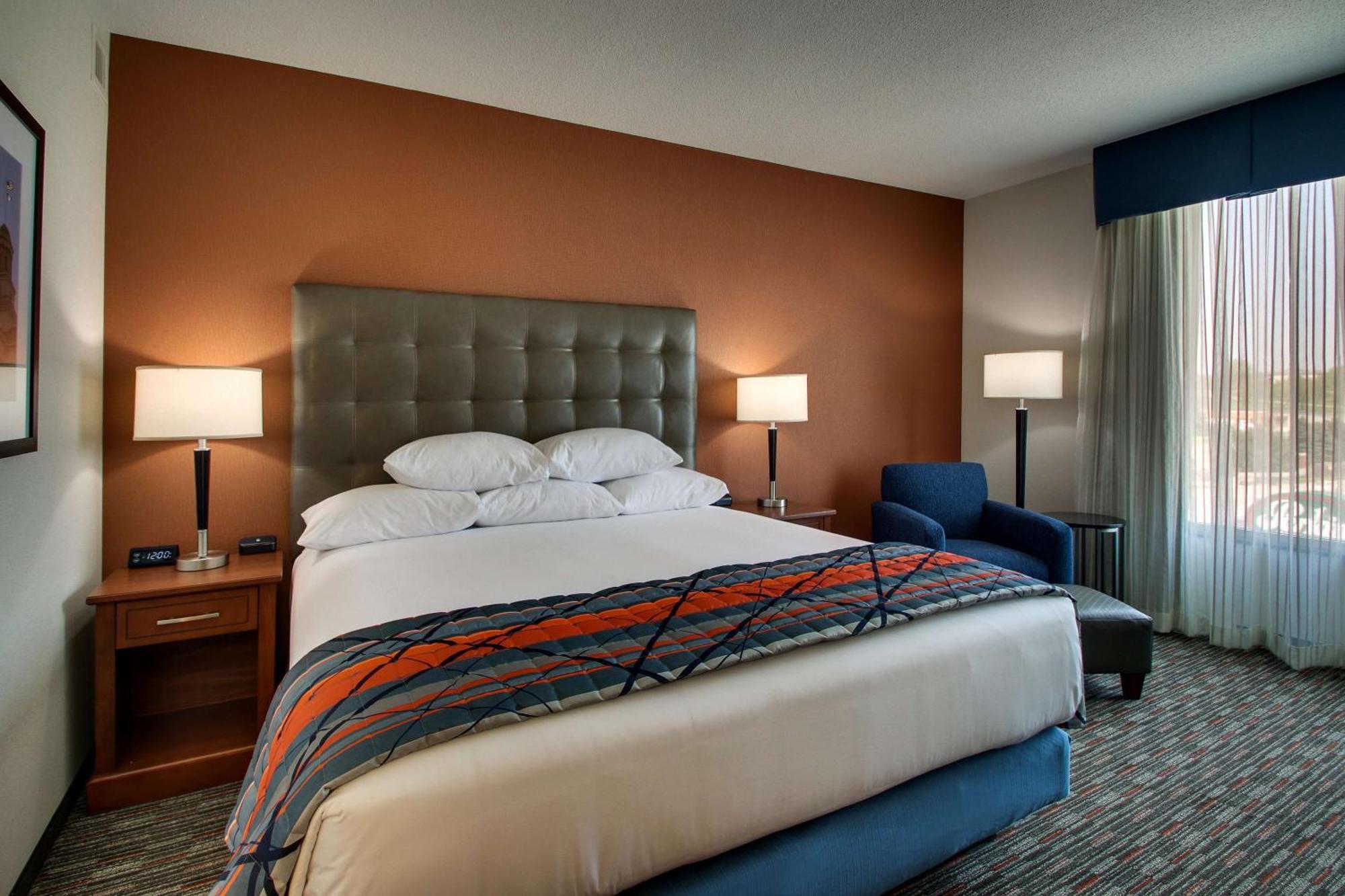 Drury Inn & Suites Iowa City Coralville Exterior photo