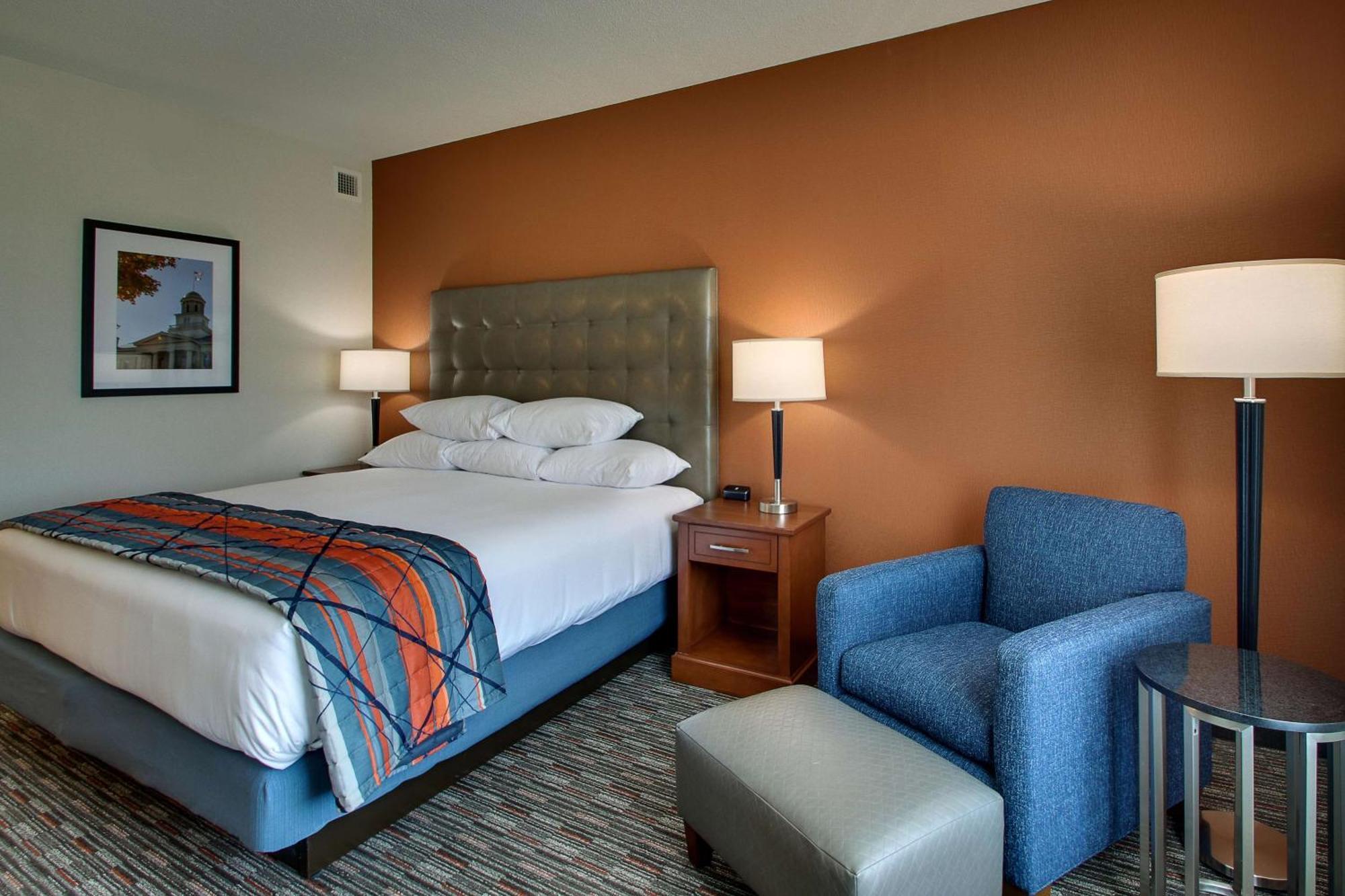 Drury Inn & Suites Iowa City Coralville Exterior photo