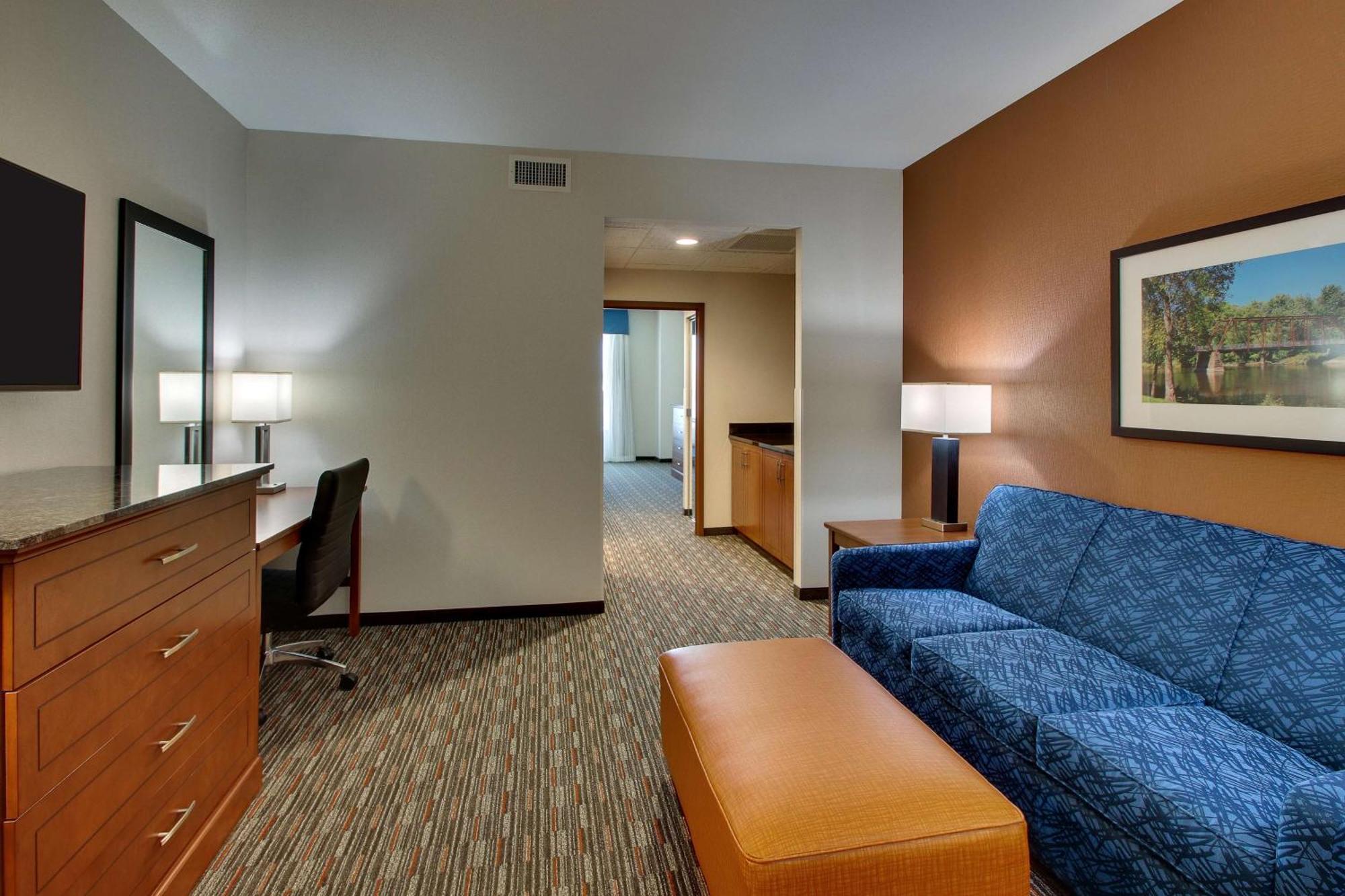 Drury Inn & Suites Iowa City Coralville Exterior photo