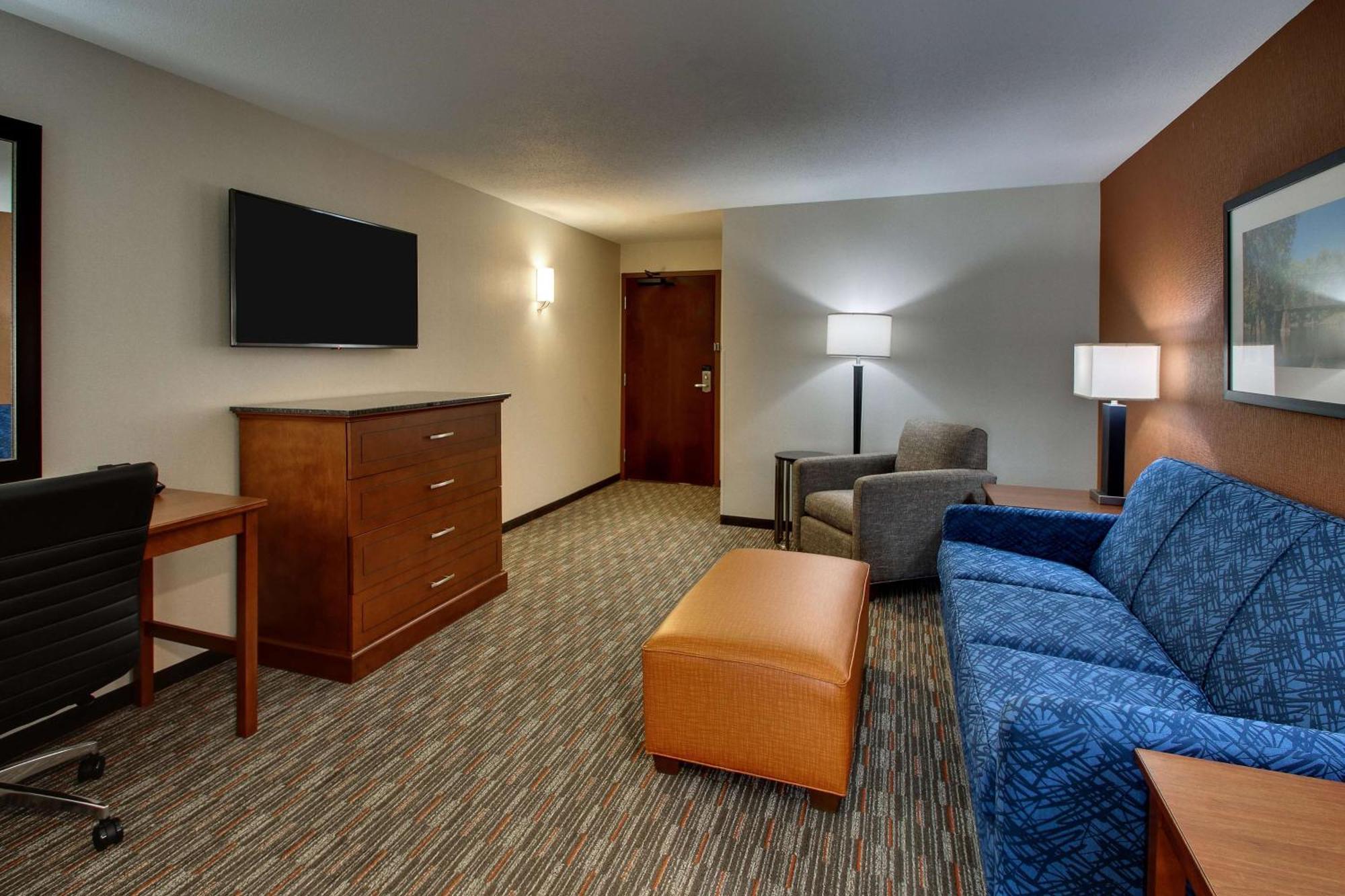 Drury Inn & Suites Iowa City Coralville Exterior photo
