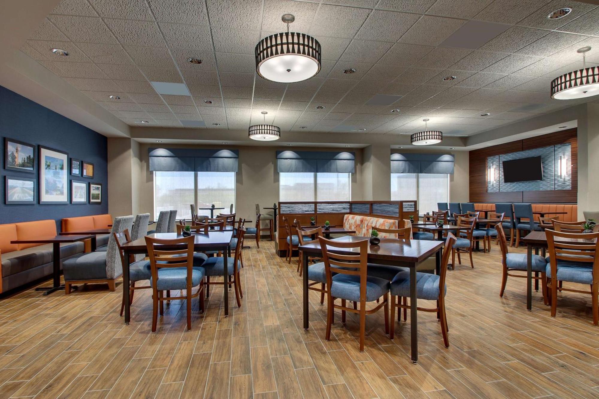 Drury Inn & Suites Iowa City Coralville Exterior photo