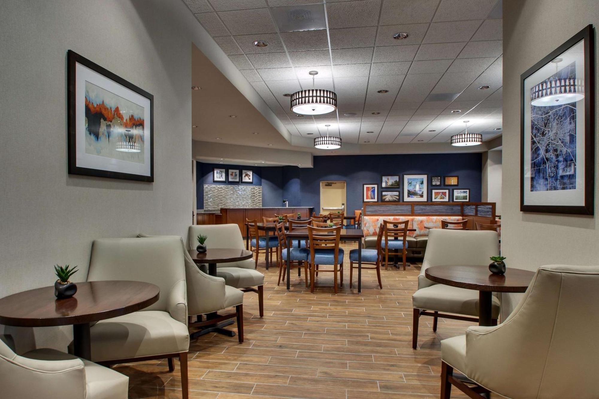 Drury Inn & Suites Iowa City Coralville Exterior photo