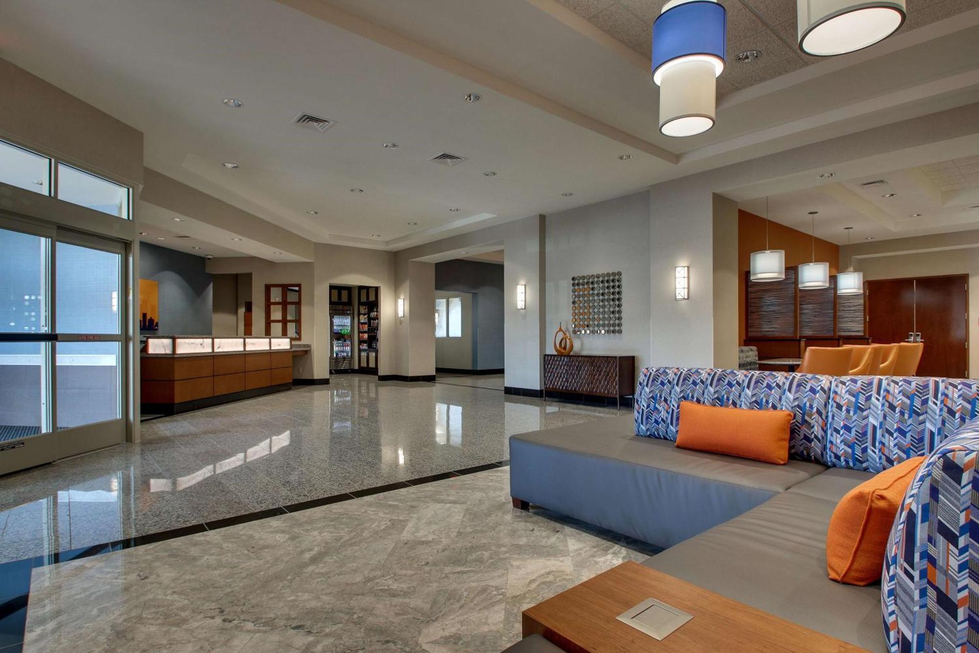 Drury Inn & Suites Iowa City Coralville Exterior photo